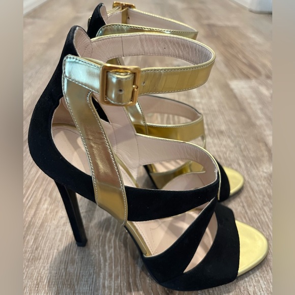 Prada open toe black/Gold criss cross 3.9” heels. Sz 36 or 5.5 US - Picture 1 of 5